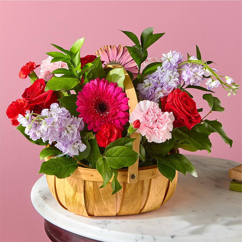 Pink Picnic Basket – Flower.delivery, Tontitown AR